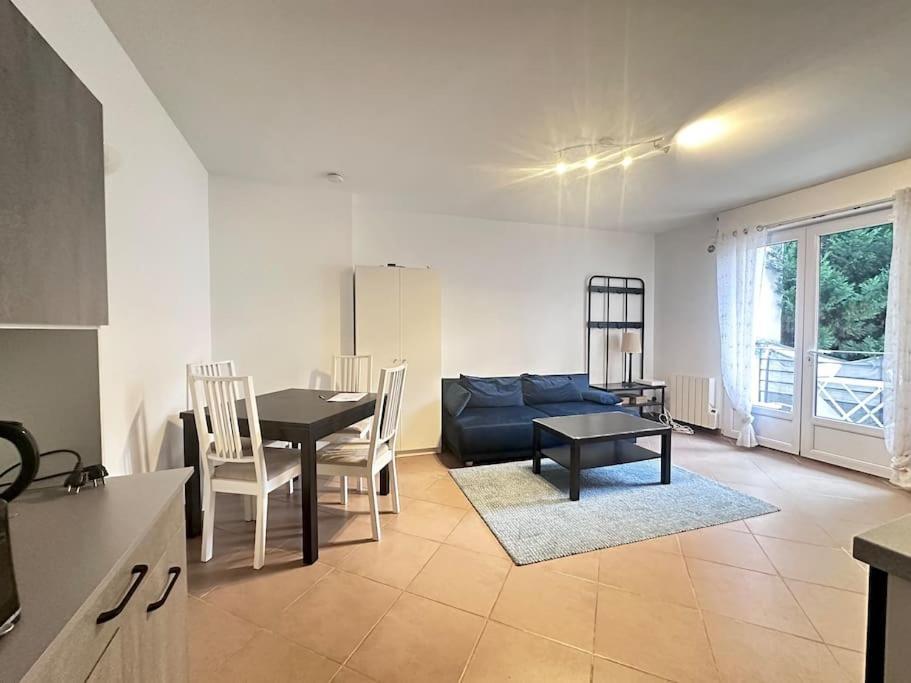 Appartement F3, 2 Chambres Ivry-sur-Seine Buitenkant foto